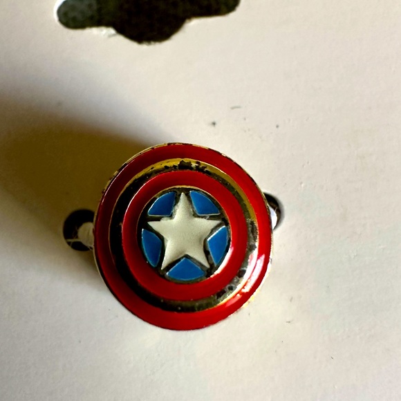NWT - MARVEL Captain America Charm - Picture 2 of 3